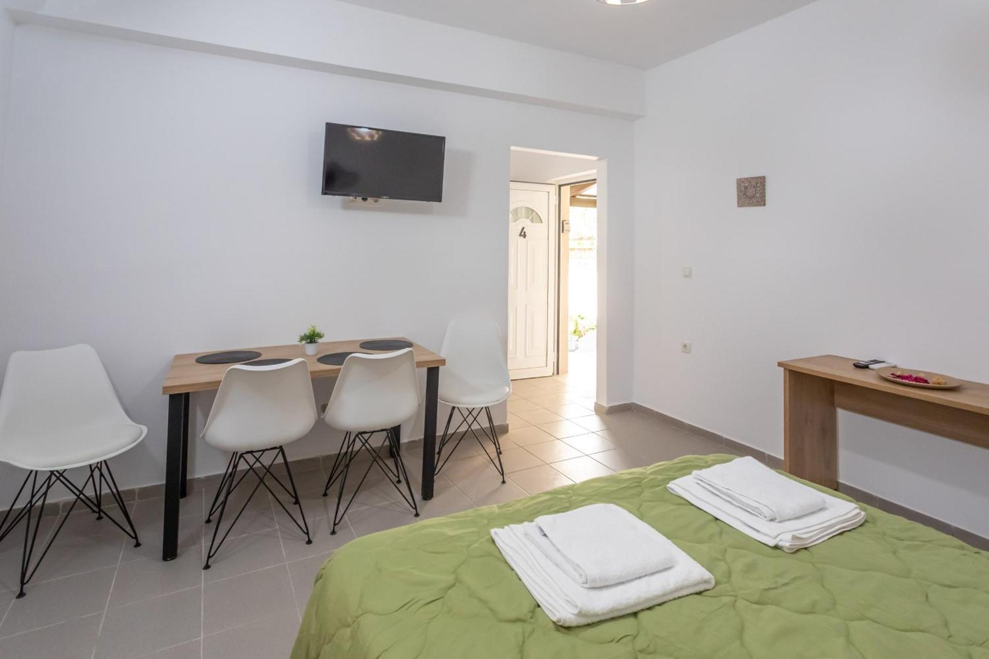 Dionysiasea 4 - Cozy Escape Steps From The Beach! Amoudara  Ngoại thất bức ảnh